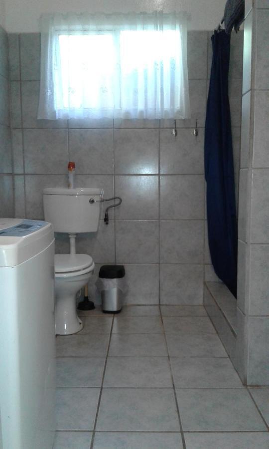 Protea Park Self Catering Guesthouse Rustenburg Exteriör bild